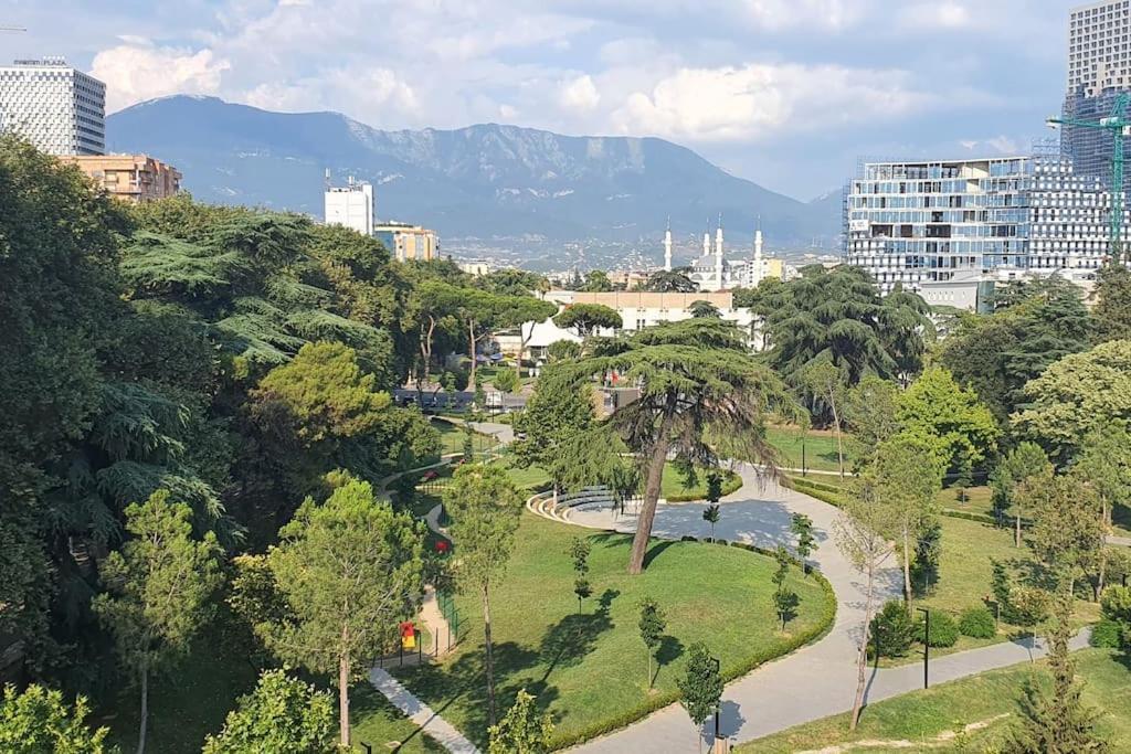 Center Apartment Tiran Dış mekan fotoğraf
